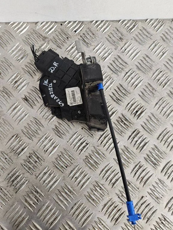 Priekšējo durvju slēdzene 6M2AR21812AC