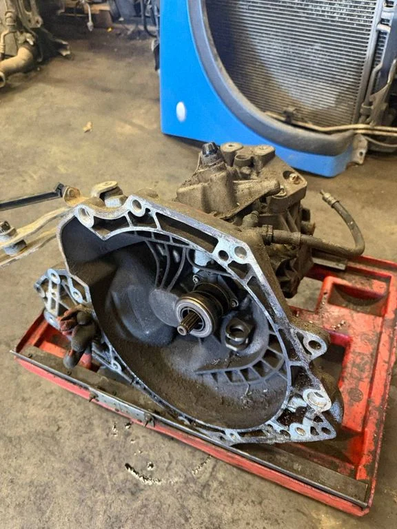 Mechaninė 5 pavarų dėžė
