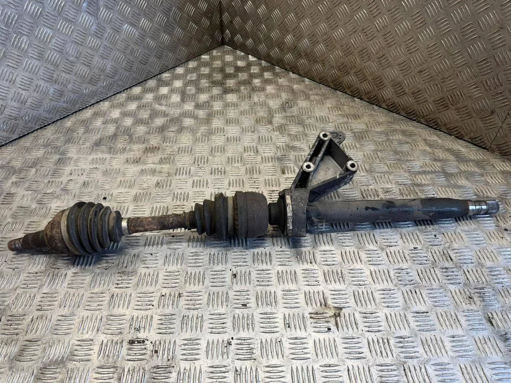 Front driveshaft 13166587