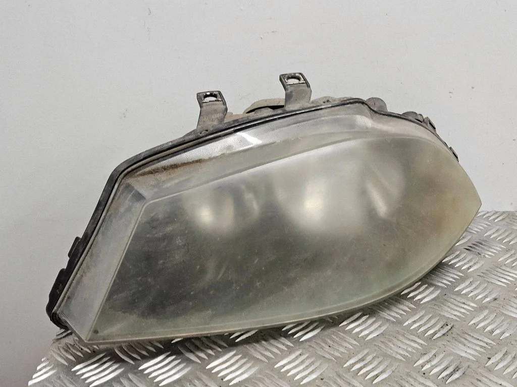 Priekšējais lukturis 6L1941005M