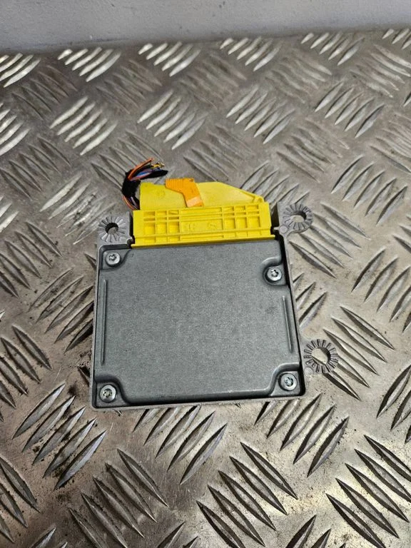 Airbag control unit/module – Skoda Fabia Mk2 (5J) (2007-2014)
