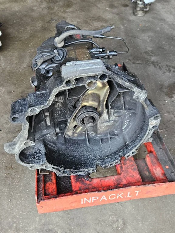 Mechaninė 5 pavarų dėžė