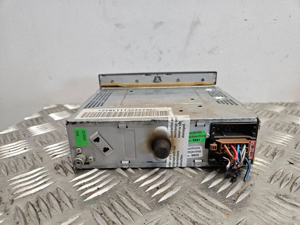 Radio/CD/DVD atskaņotājs/navigācija 6Y0035160D