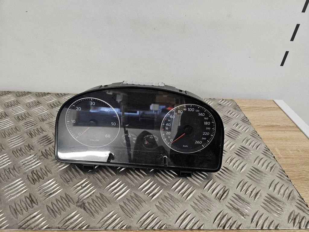 Spidomeeter (näidikuplokk) – Volkswagen Touran I (2003-2010)