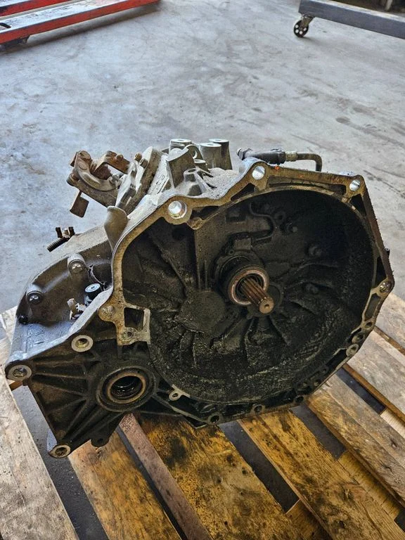 Mechaninė 5 pavarų dėžė