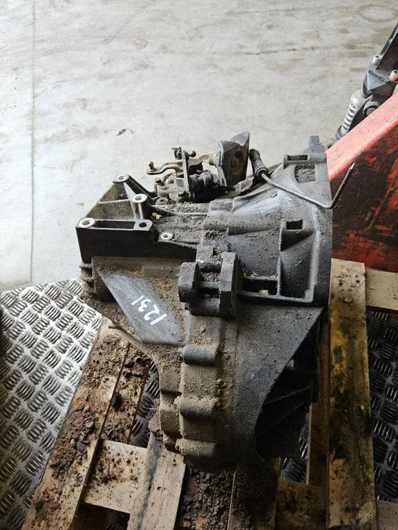 Mechaninė 5 pavarų dėžė