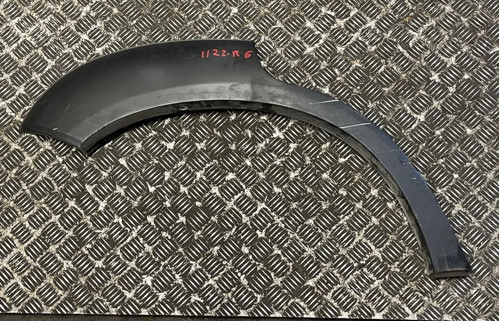 Moldingas ant galinio sparno