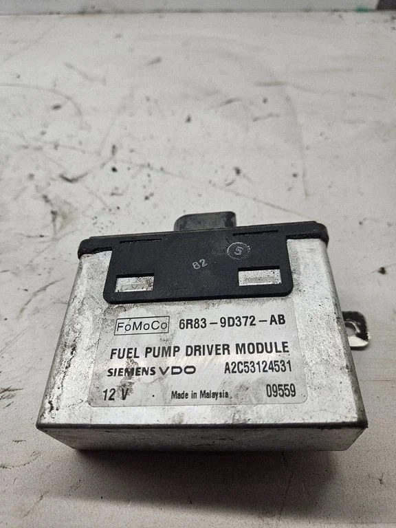 Degalų (kuro) siurblio valdymo blokas