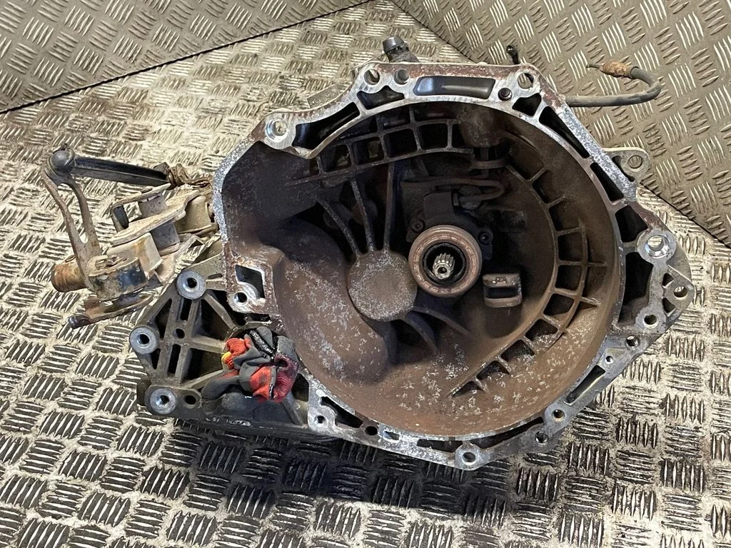 Mechaninė 5 pavarų dėžė