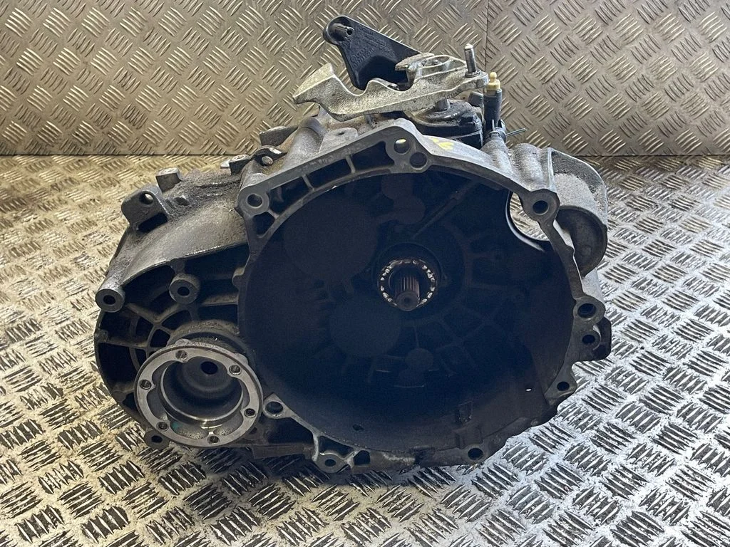 Mechaninė 6 pavarų dėžė