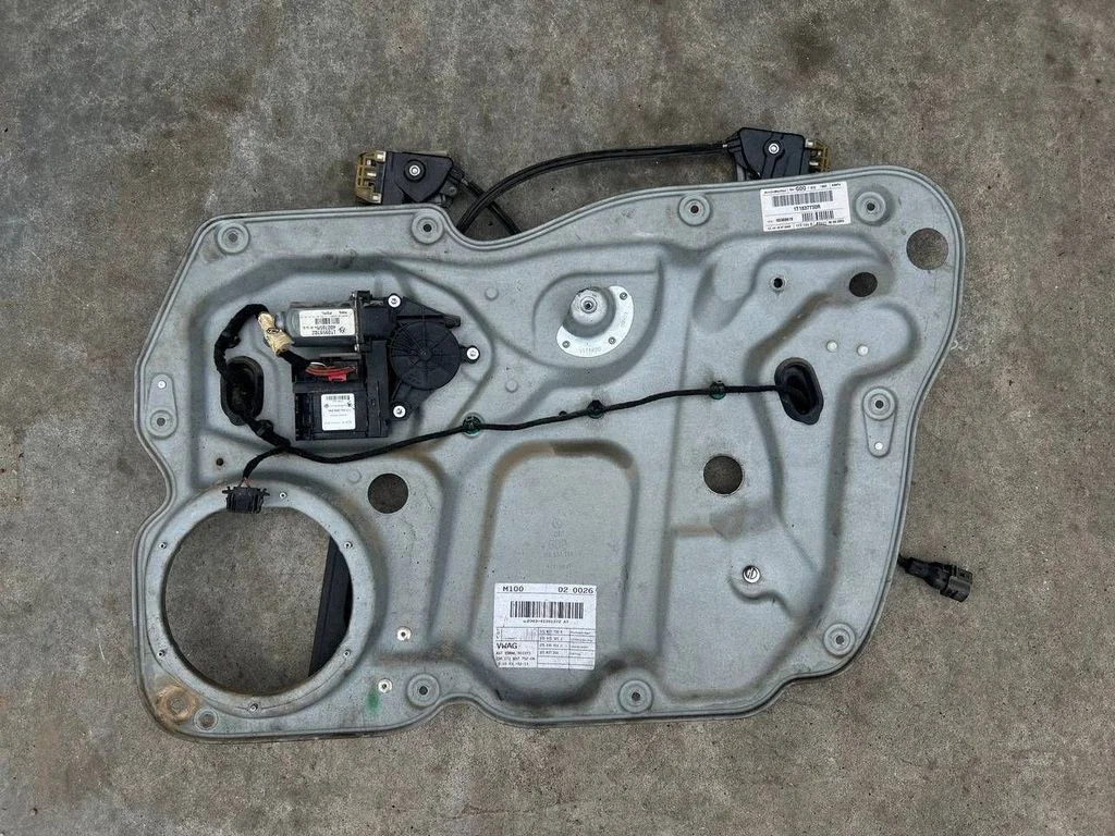 Priekinio el. lango pakėlimo mechanizmo komplektas