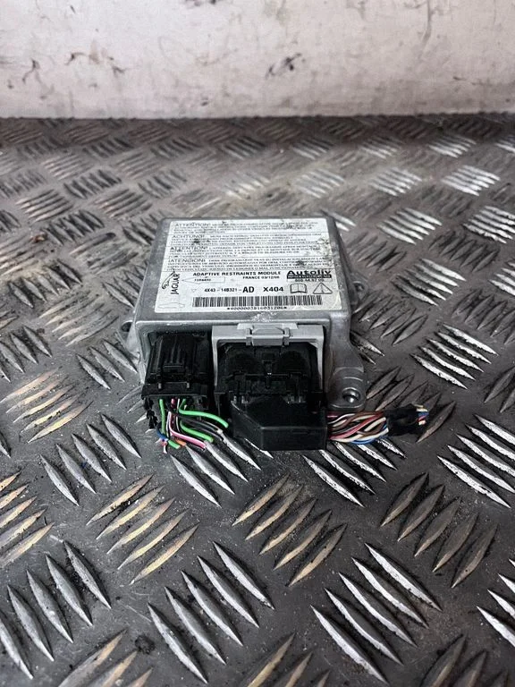 Drošības spilvenu vadības bloks 4X4314B321AD