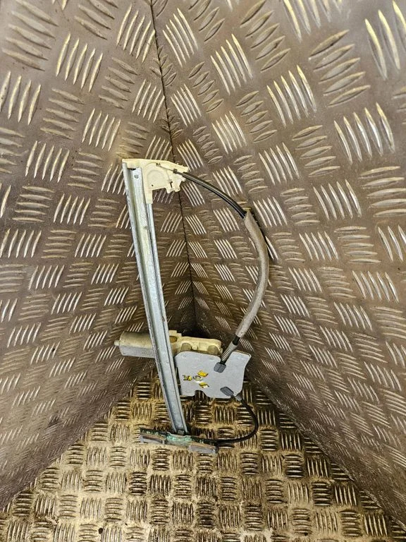 Priekinio el. lango pakėlimo mechanizmo komplektas