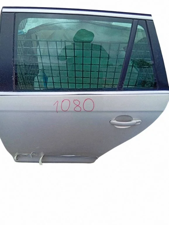 Aizmugurējās durvis 1K9833055