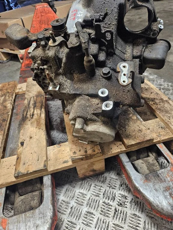 Mechaninė 5 pavarų dėžė