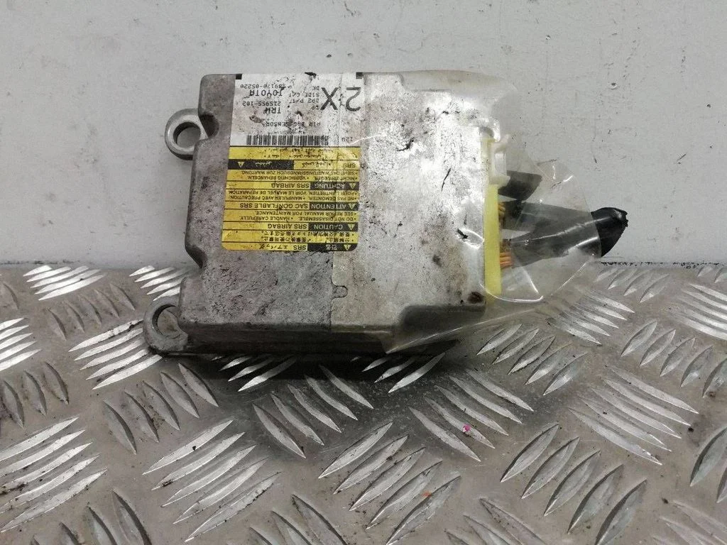 Airbag control unit/module – Toyota Avensis T250 (2003-2006)