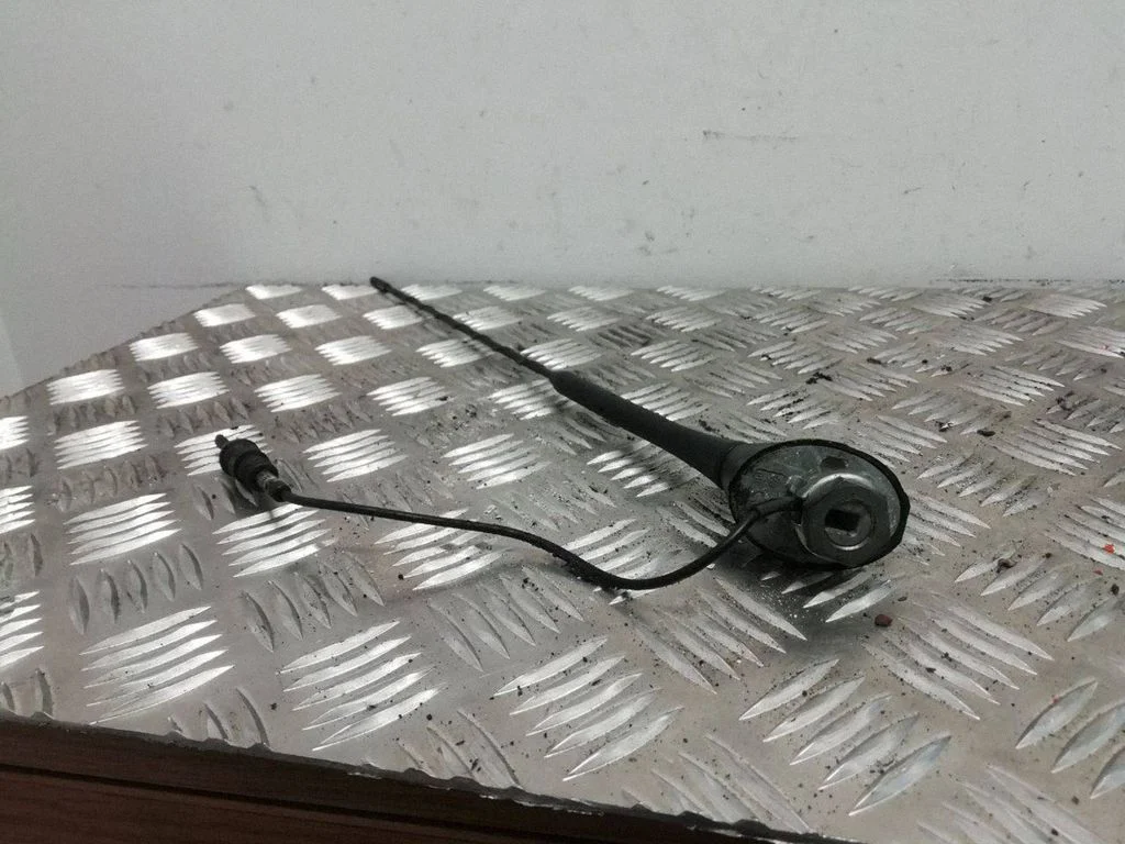Radio antena