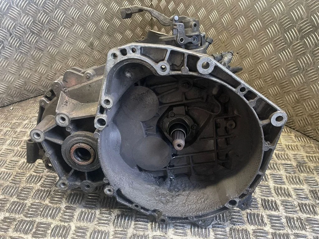 Mechaninė 6 pavarų dėžė