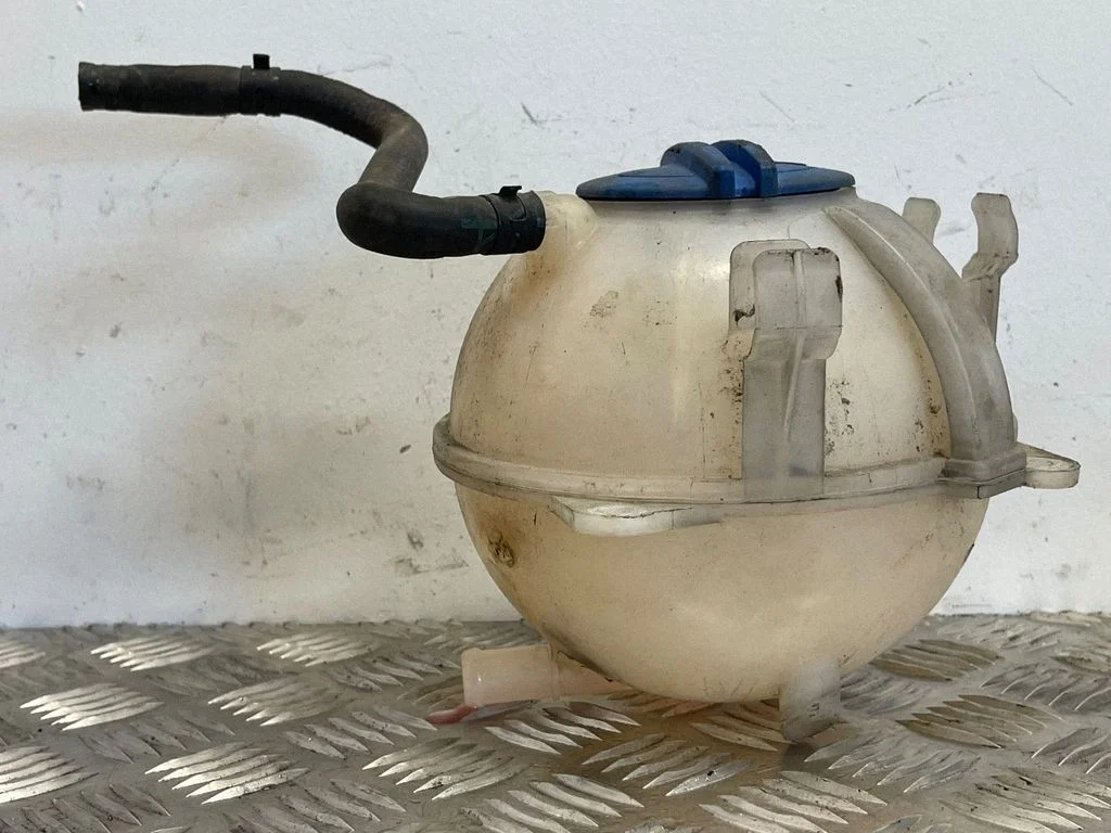 Aušinimo skysčio išsiplėtimo bakelis