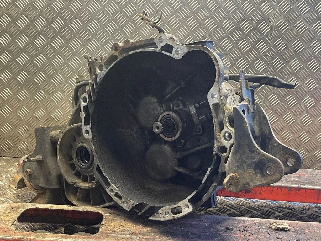 Mechaninė 6 pavarų dėžė