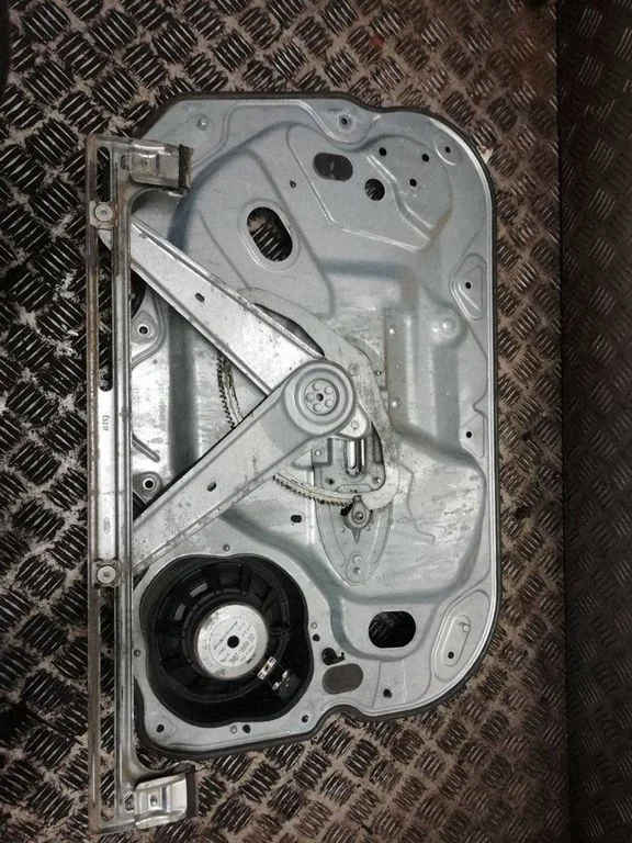 Priekinis el. lango pakėlimo mechanizmas be varikliuko