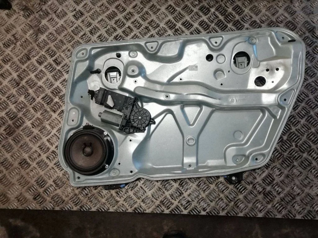 Priekinio el. lango pakėlimo mechanizmo komplektas