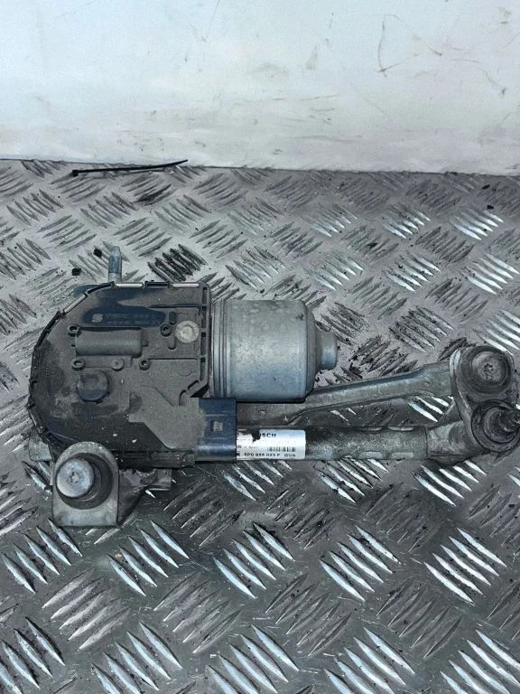 Front wiper linkage and motor 5P0955023F