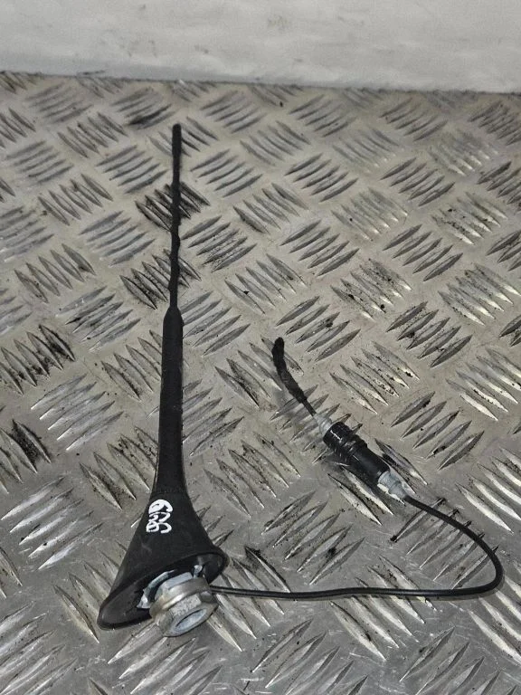 Radio antena