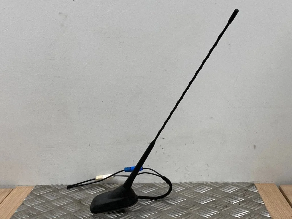Radio antena