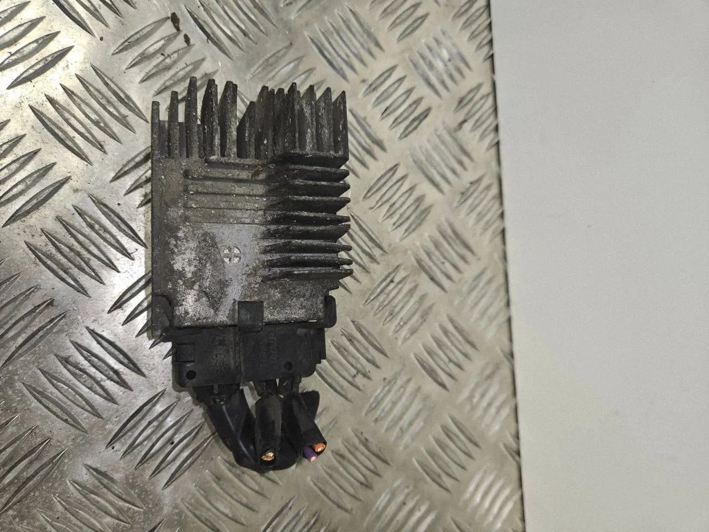 Aušinimo ventiliatoriaus rėlė