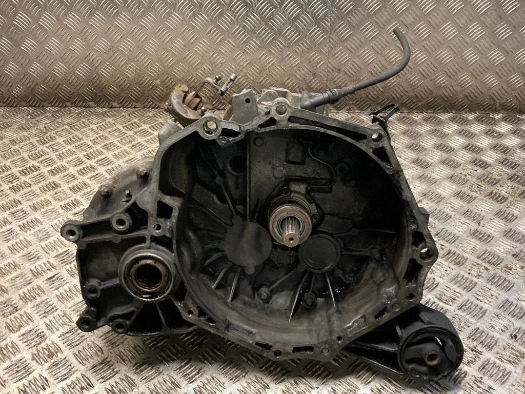 Mechaninė 5 pavarų dėžė