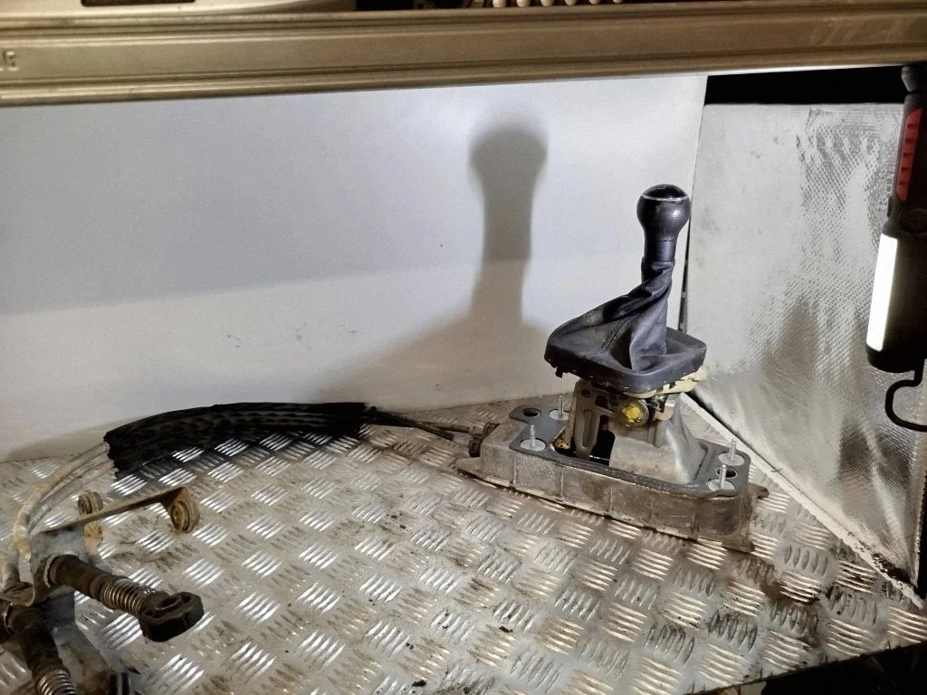 Pavarų perjungimo mechanizmas (kulisa)