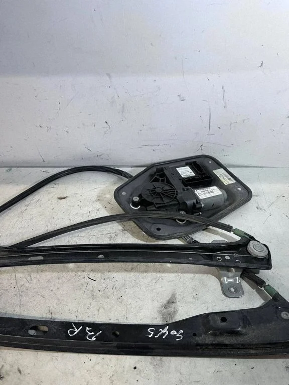 Priekinio el. lango pakėlimo mechanizmo komplektas