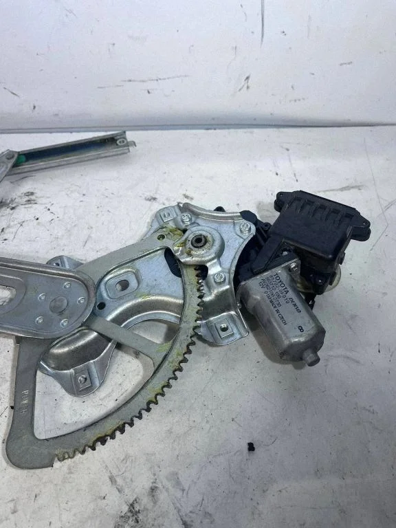 Priekinio el. lango pakėlimo mechanizmo komplektas