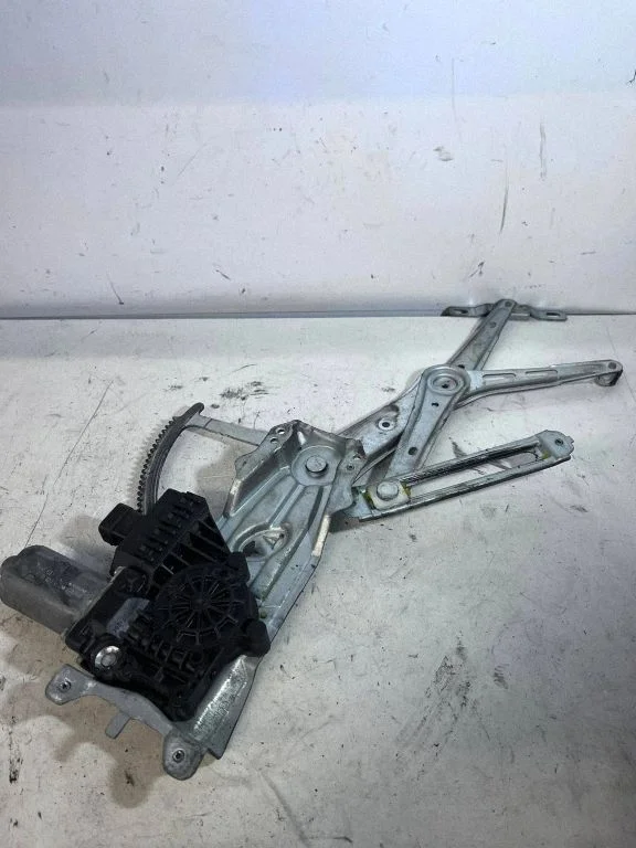 Priekinio el. lango pakėlimo mechanizmo komplektas