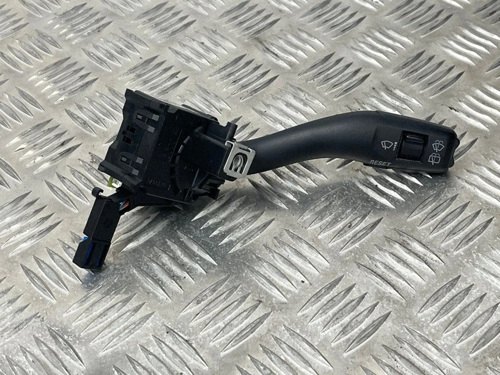 Wiper control stalk – Audi A3 S3 8P (2003-2012)