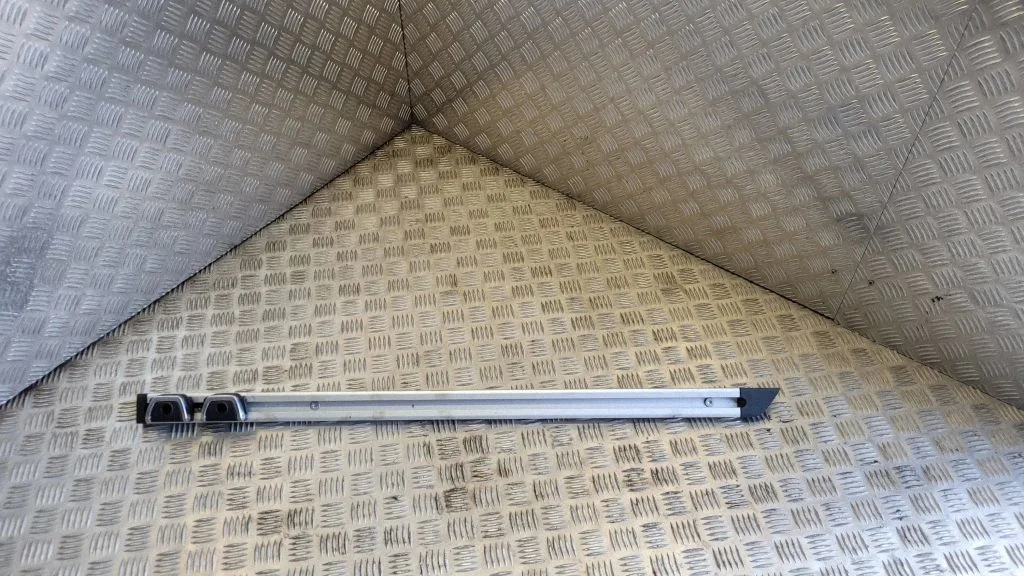 Kita bagažinės apdailos detalė