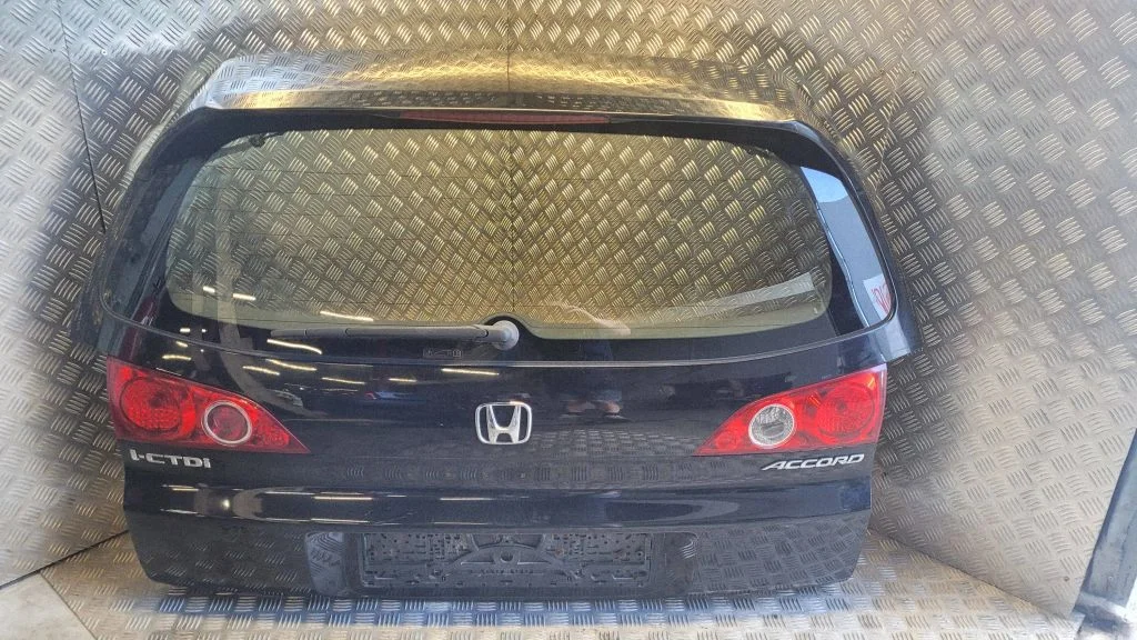Tailgate/trunk/boot lid – rear