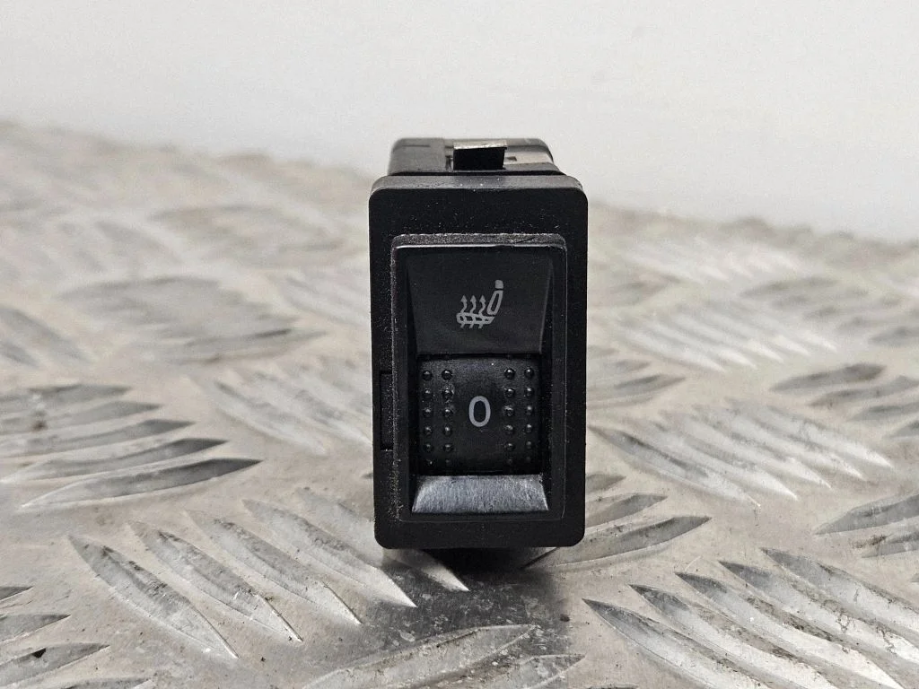 Seat heating switch – Skoda Superb B5 (3U) (2001-2008)