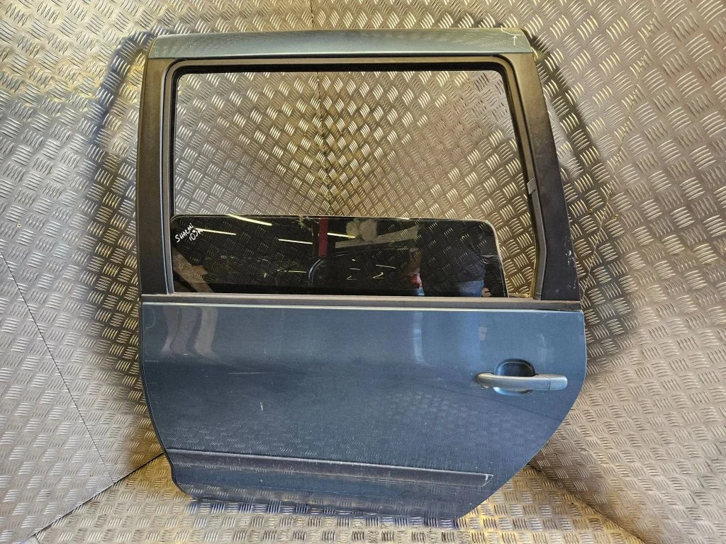 Rear door – rear left