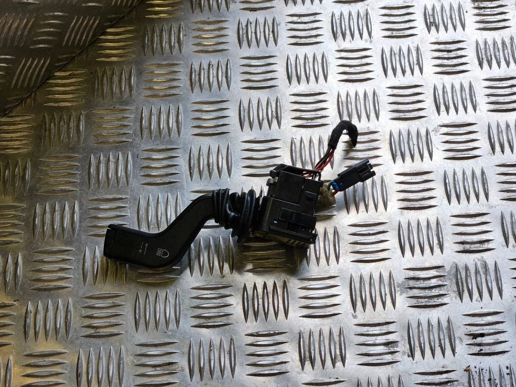 Posūkių/ šviesų rankenėlė