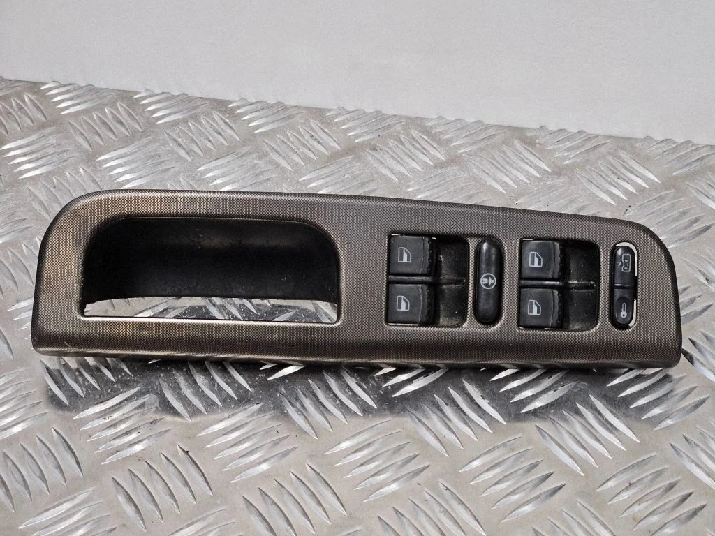 Electric window control switch – Volkswagen Passat B5 (1997-2000)
