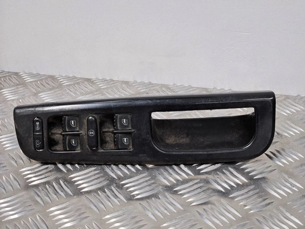 Elektrisko logu slēdzis – Volkswagen Passat B5 (1997-2000)