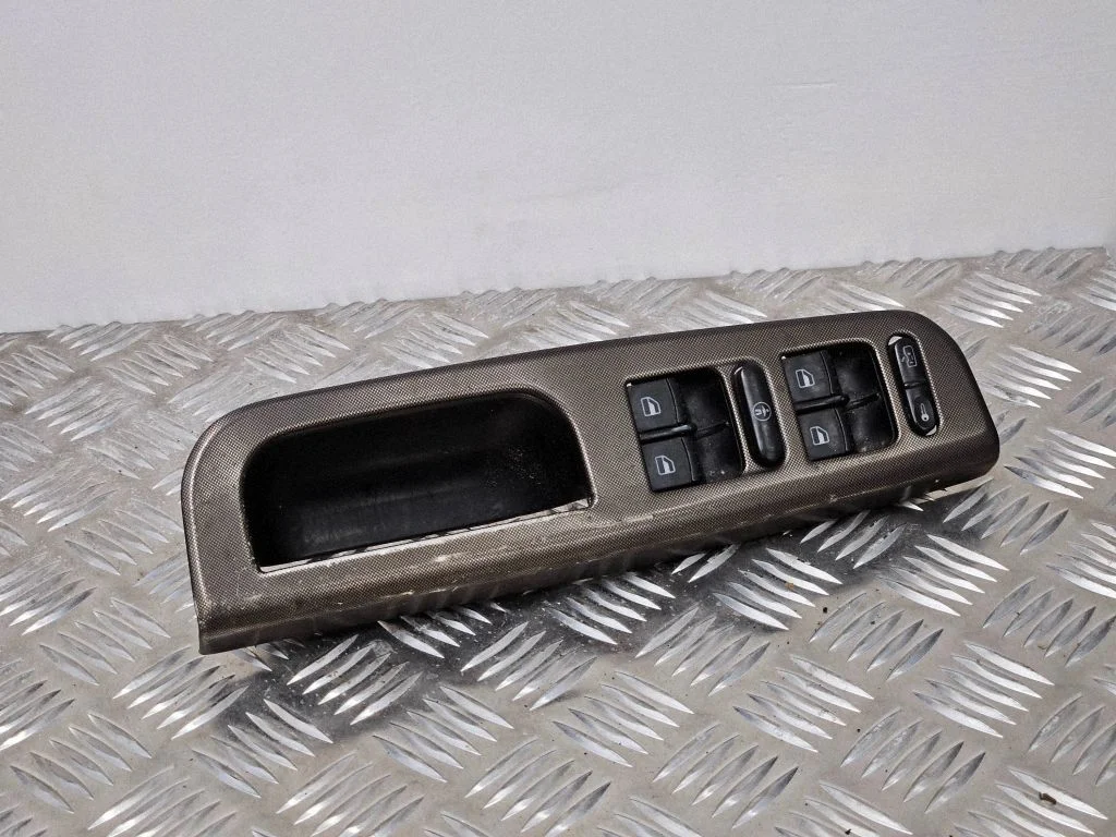 Electric window control switch – Volkswagen Passat B5 (1997-2000)