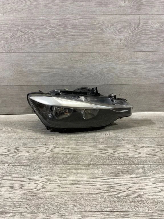 Reflektor – BMW Seria 3 F30 F35 F31 (2012-2018)