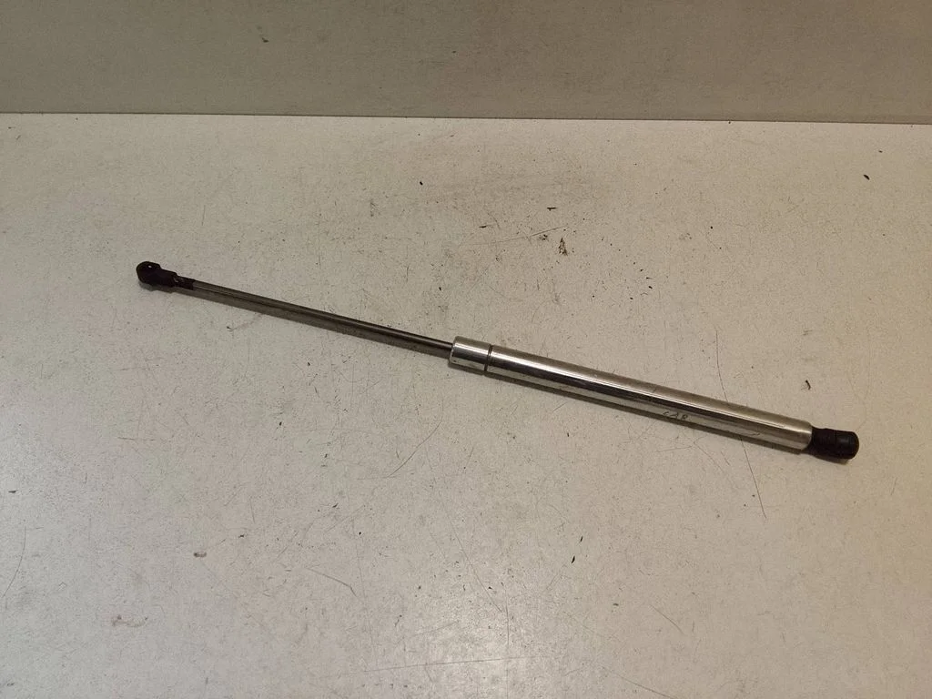 Tailgate/trunk strut/damper – Volkswagen Passat B5.5 (2001-2005)