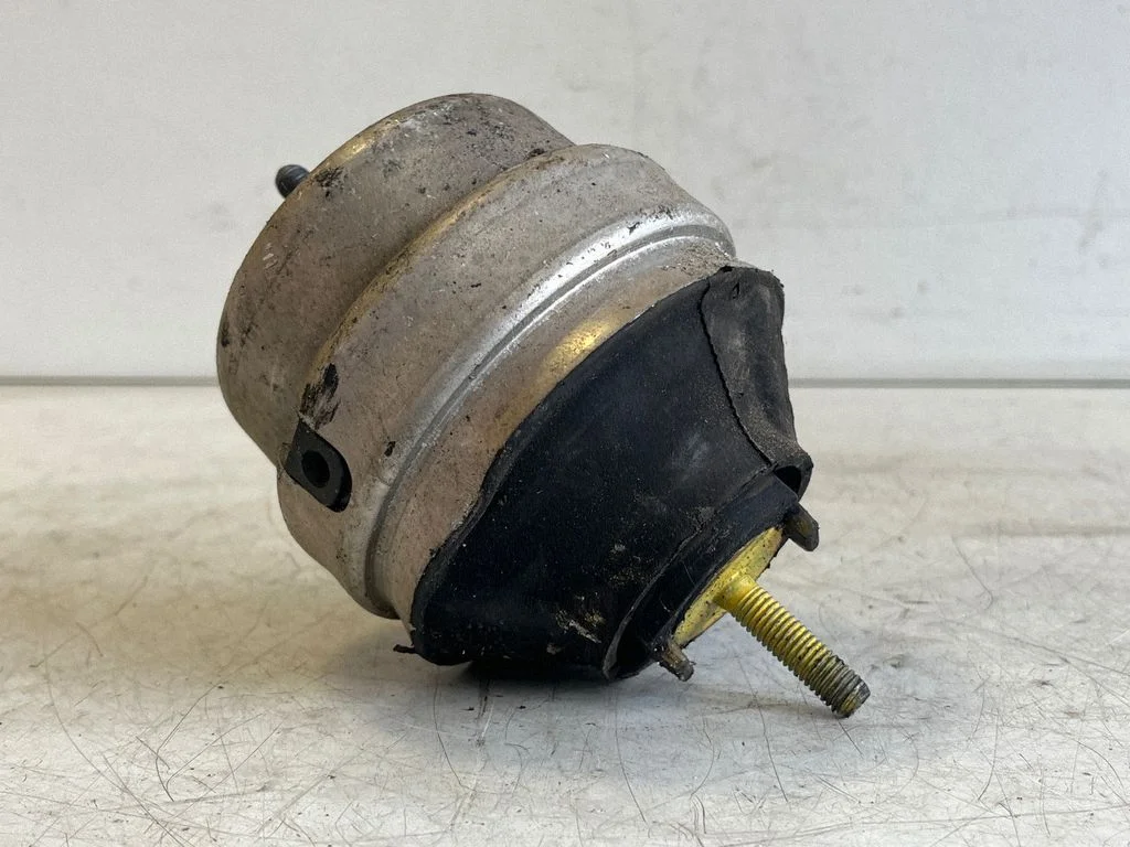 Mootoripadi 8D0199379AG
