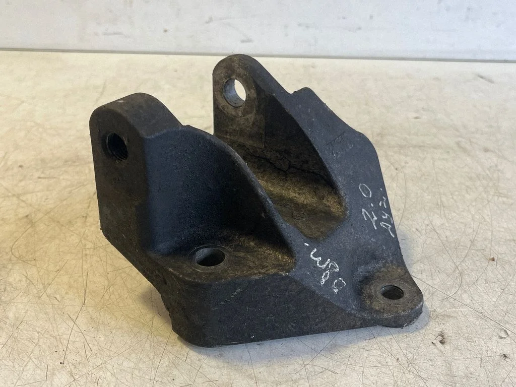 Mootori kinnituskronstein – Nissan X-Trail T31 (2007-2014)