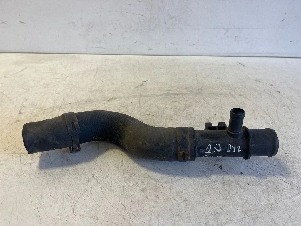 Engine coolant pipe/hose