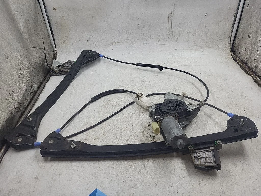 Priekinio el. lango pakėlimo mechanizmo komplektas
